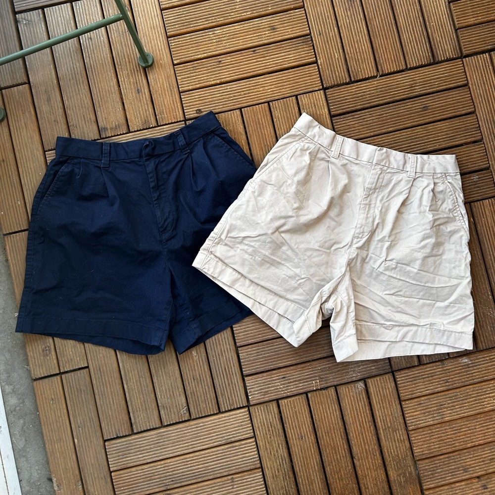 GAP Size 6 Shorts Bundle (Message me if you would like 1 pair instead of both)